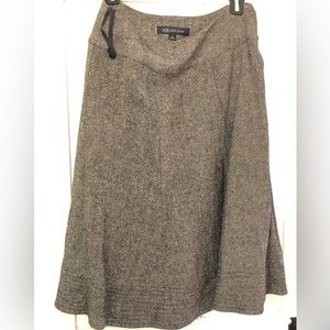 Beautiful Anne Klein Skirt size 4, great shape!